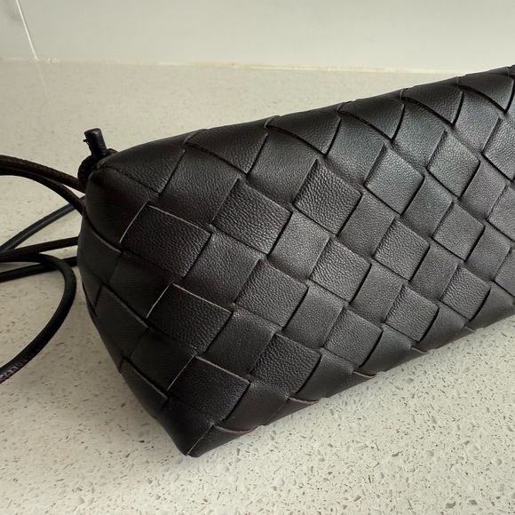 Bottega Veneta Intrecciato Nappa Leather Loop Pouch Bag in Fondant Brown - Picture 7 of 13